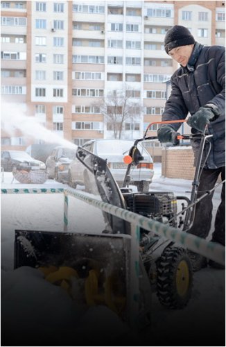 В жилинспекции Павлодара напомнили, что убирать снег со дворов должны обслуживающие организации