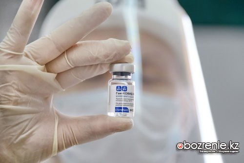 Первые добровольцы получили вакцину против COVID-19 в Павлодарской области