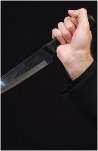Мужчина напал на супругу с ножом на павлодарской АЗС