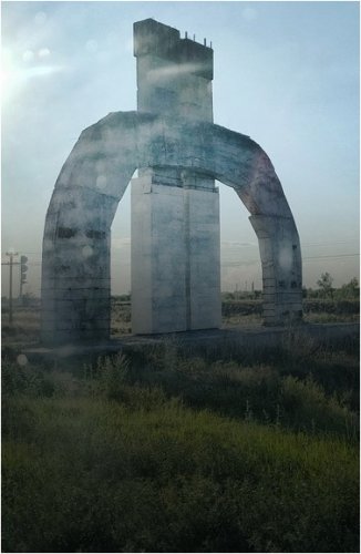 "Это позор!": более года на выезде из Павлодара не могут починить стелу
