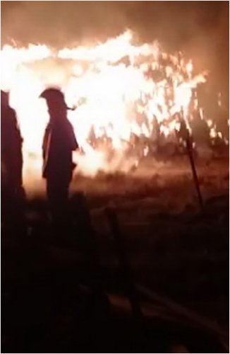 Крупный пожар произошел в промзоне Павлодара