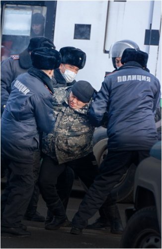 220 человек арестовали после митинга в Павлодаре