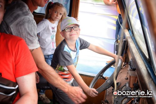 В Павлодаре палубу корабля превратили в школьную скамью