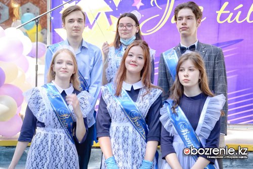 Последний звонок прозвучал для 46 тысяч учеников в Павлодаре